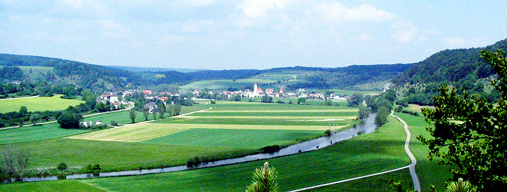Blick vom Burgsteinfelsen auf Dollnstein